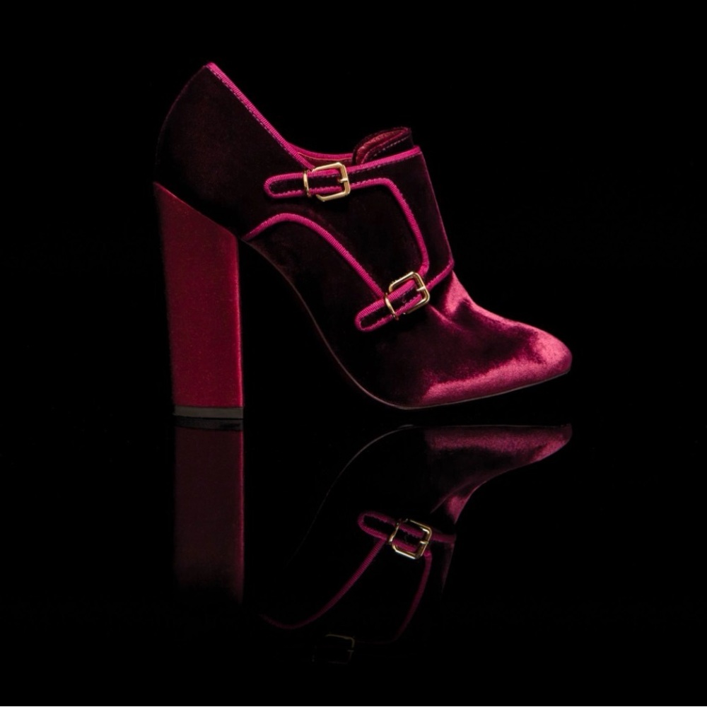 Tory Burch Carley Velvet Ankle Boots In Burgundy. Size 10.5